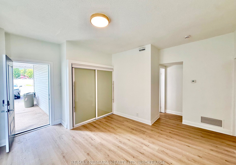 4674-zimmerman-avenue-niagara-falls-ontario-x13669152