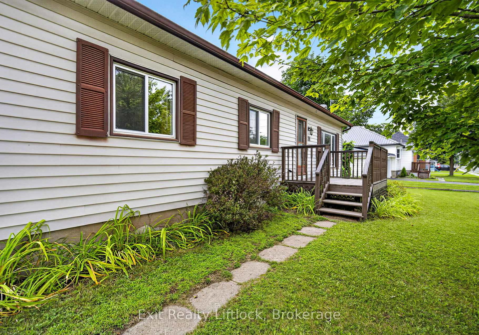 24-king-street-w-havelock-belmont-methuen-ontario-x13669290