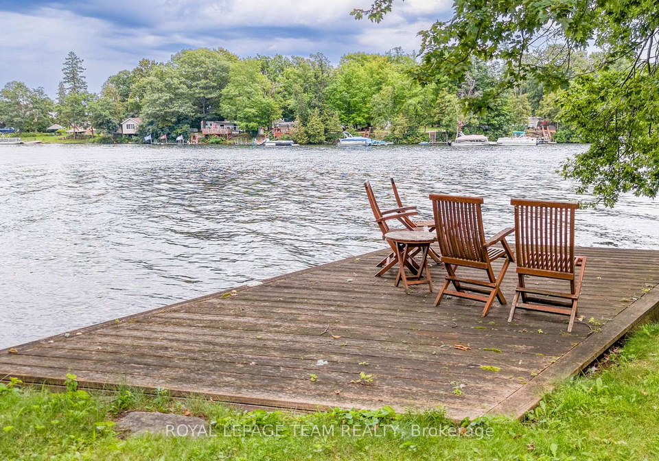3-b1-road-rideau-lakes-ontario-x13669292