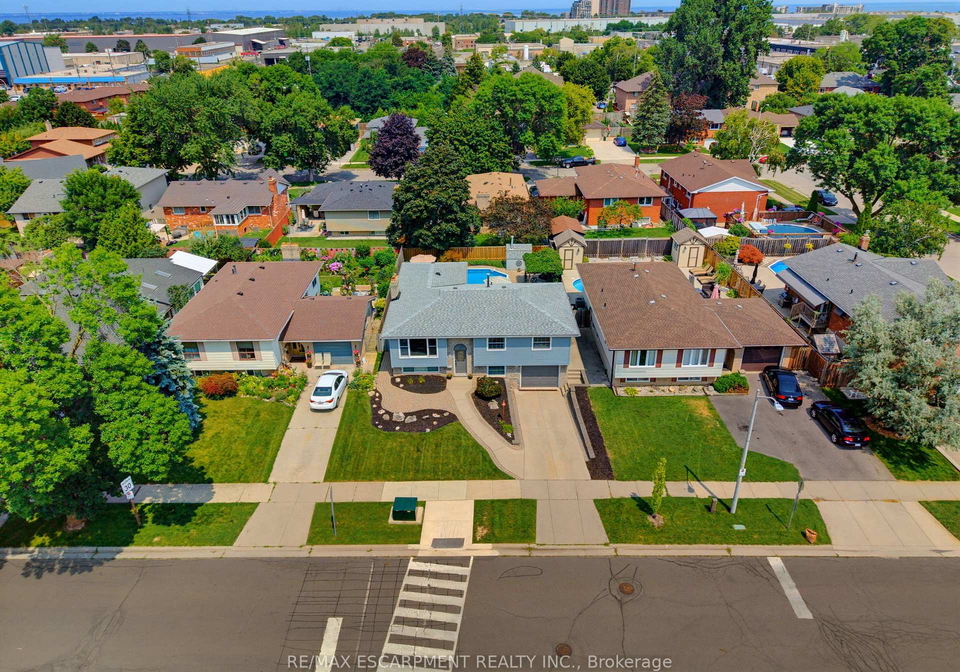 9-carpenter-avenue-hamilton-ontario-x13669354