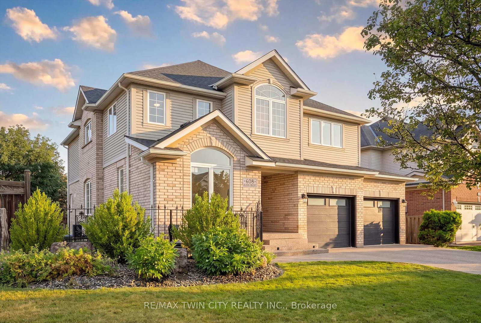 608-bluenose-crescent-waterloo-ontario-x13669460