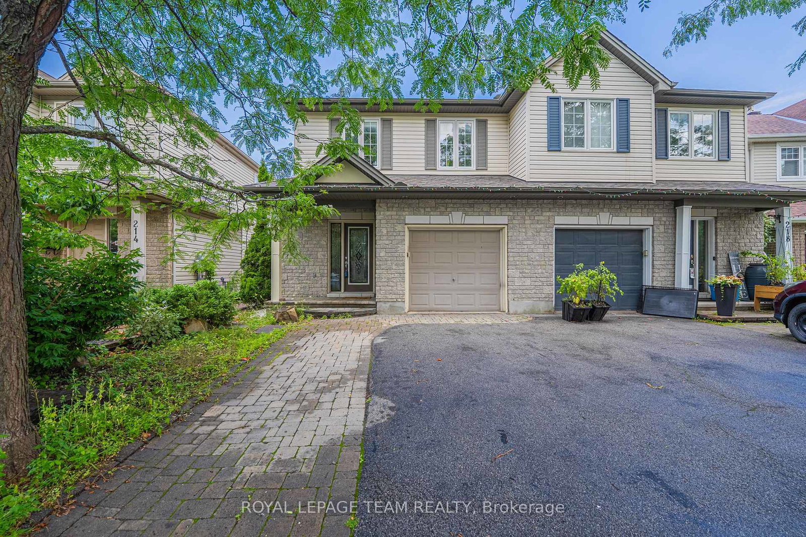 216-horseshoe-crescent-ottawa-ontario-x13669944