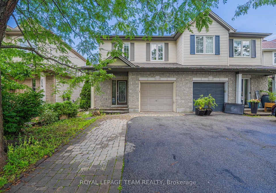 216-horseshoe-crescent-ottawa-ontario-x13669944