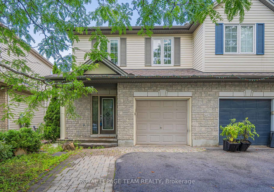 216-horseshoe-crescent-ottawa-ontario-x13669944