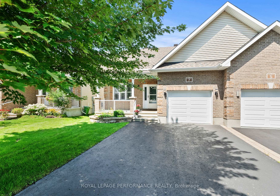 7-abbey-crescent-russell-ontario-x13669962