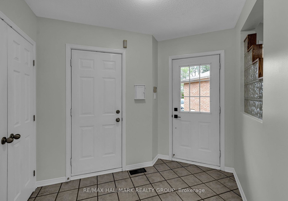 146-college-circle-ottawa-ontario-x13670294