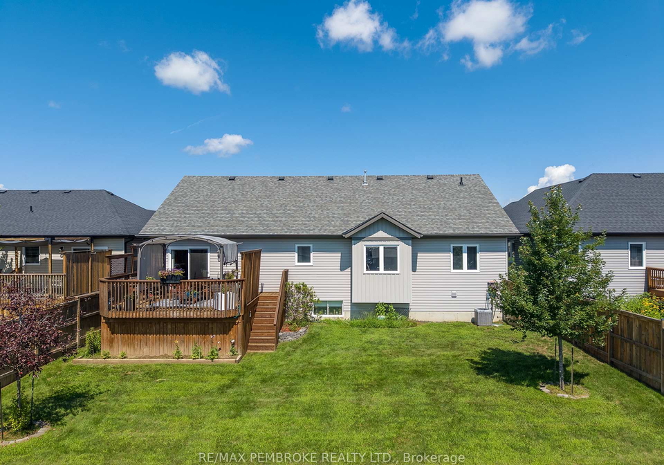 73-noble-crescent-petawawa-ontario-x13670330
