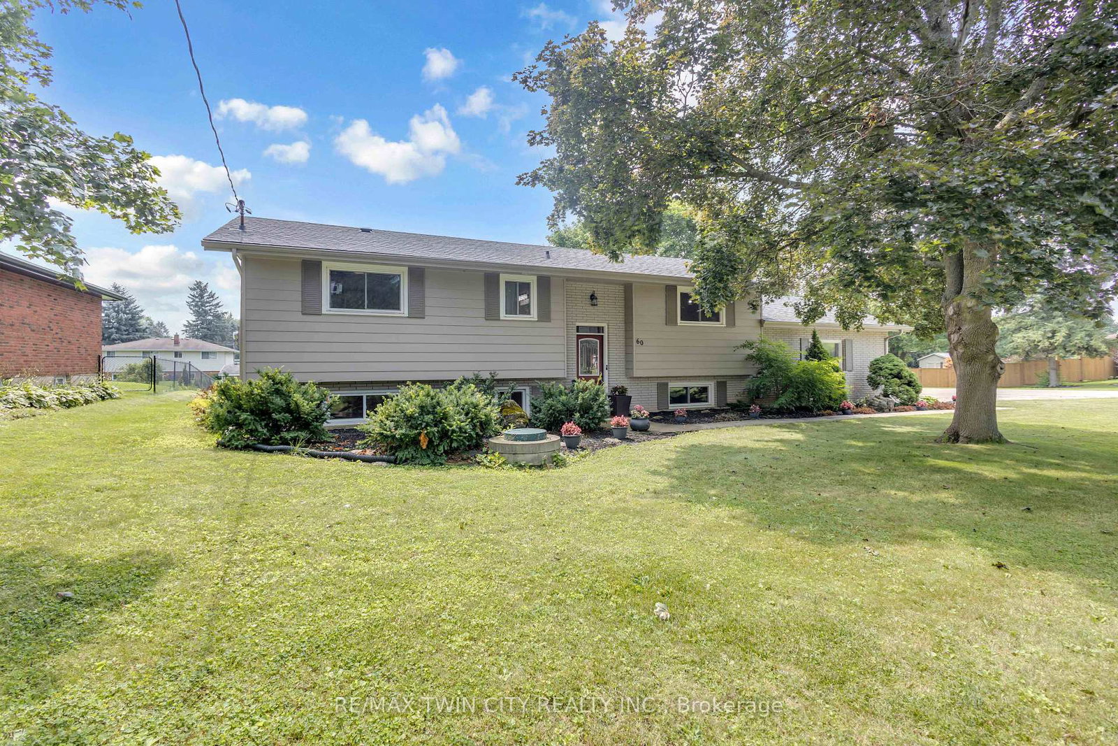 60-brown-avenue-brant-ontario-x13670390
