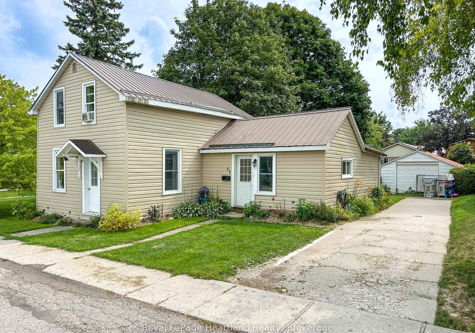 51-side-street-huron-east-ontario-x13670612