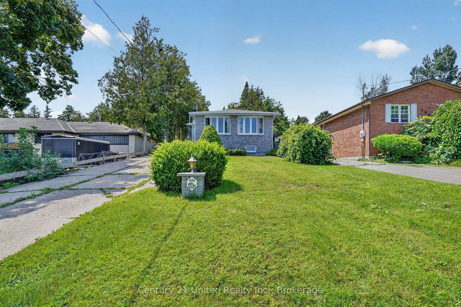 1696-applewood-crescent-peterborough-ontario-x13670642