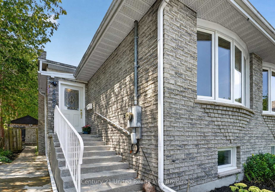 1696-applewood-crescent-peterborough-ontario-x13670642