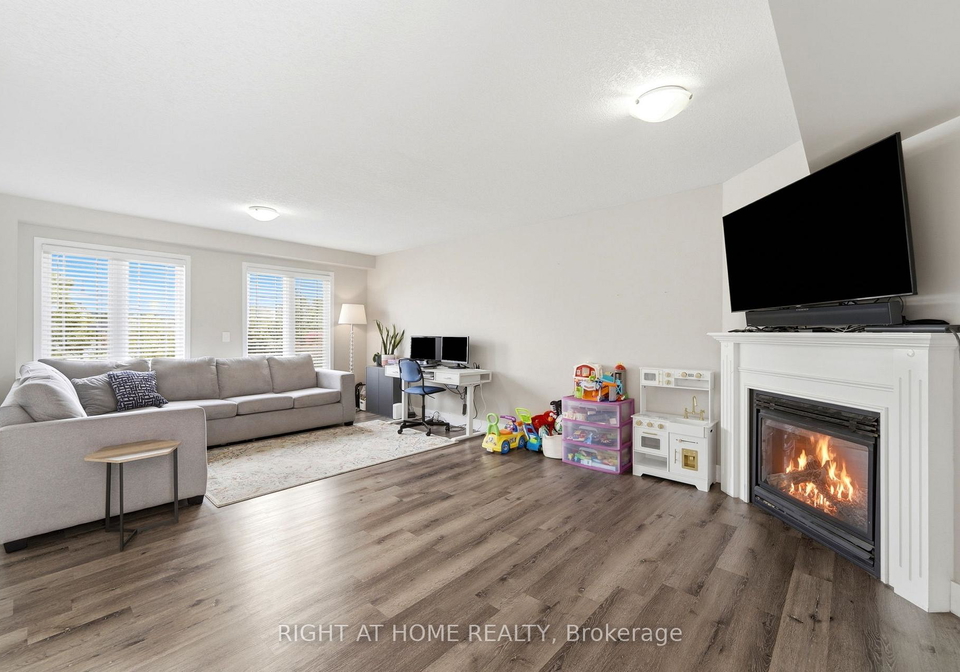 65-wellington-south-cambridge-ontario-x13672004