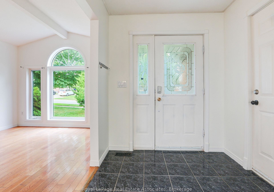 26-mclachlan-place-guelph-ontario-x13672554