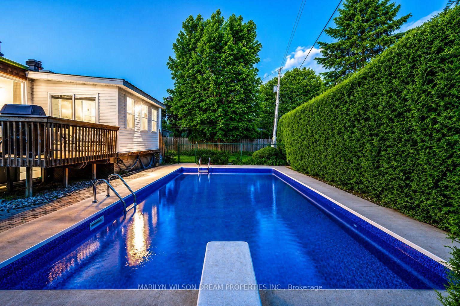 20-coolbrook-crescent-ottawa-ontario-x13672722