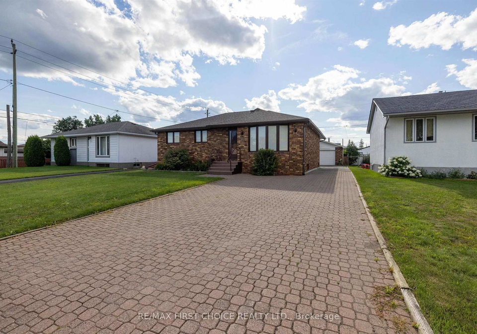 935-crawford-place-thunder-bay-ontario-x13672752