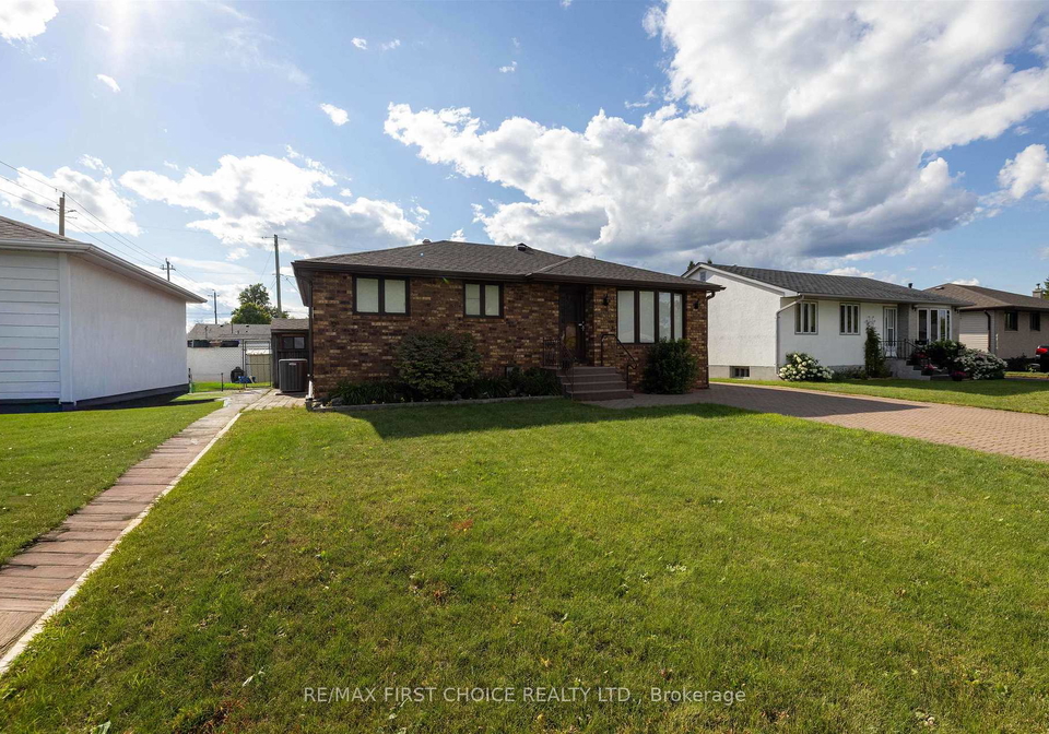 935-crawford-place-thunder-bay-ontario-x13672752