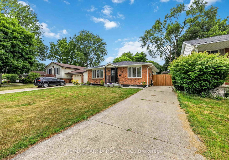 70-turner-drive-sarnia-ontario-x13673088