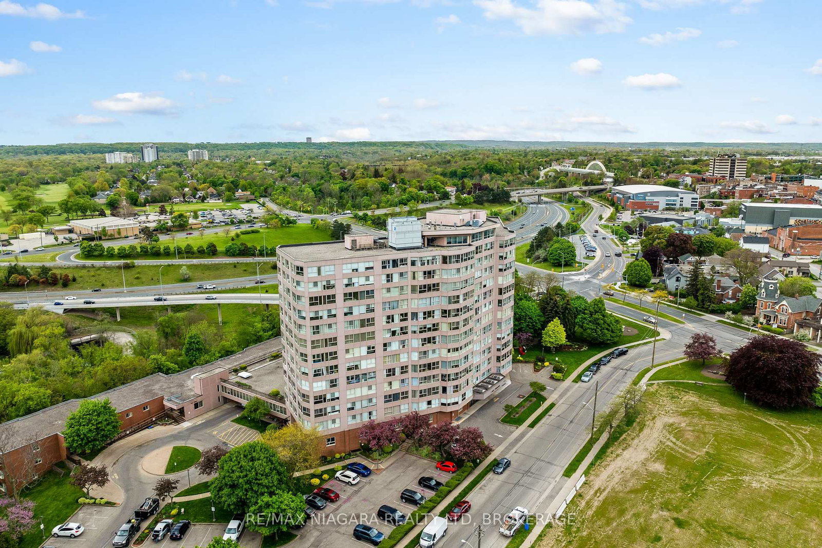 7-gale-crescent-st-catharines-ontario-x13673430