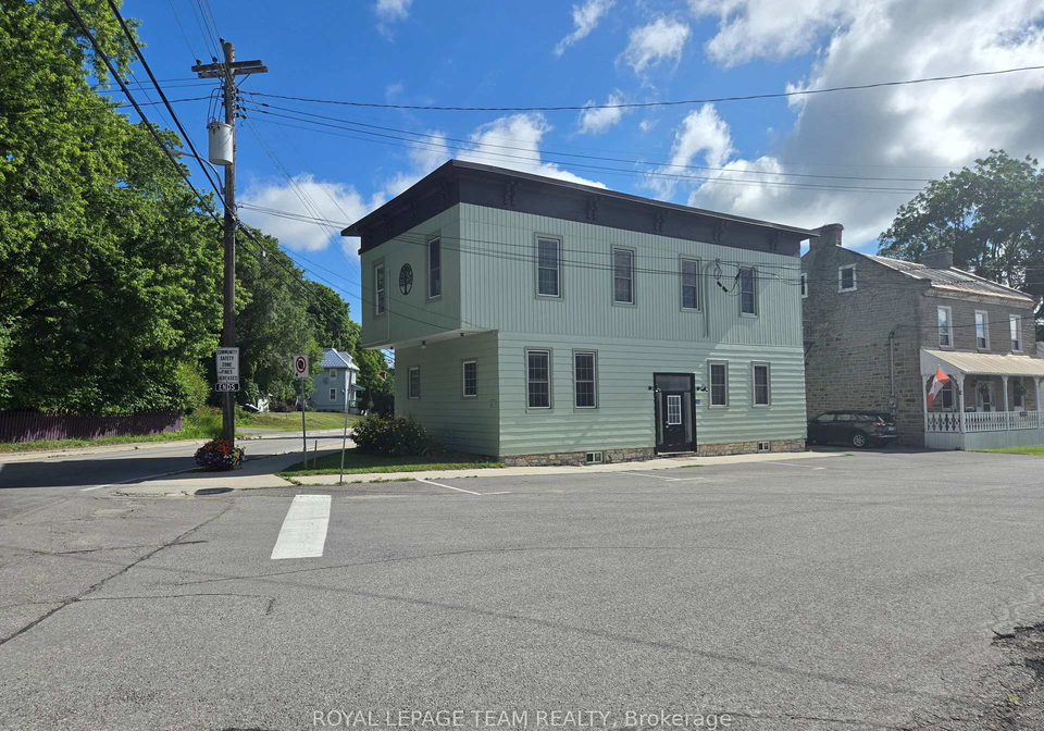 106-renfrew-street-s-mississippi-mills-ontario-x13673488