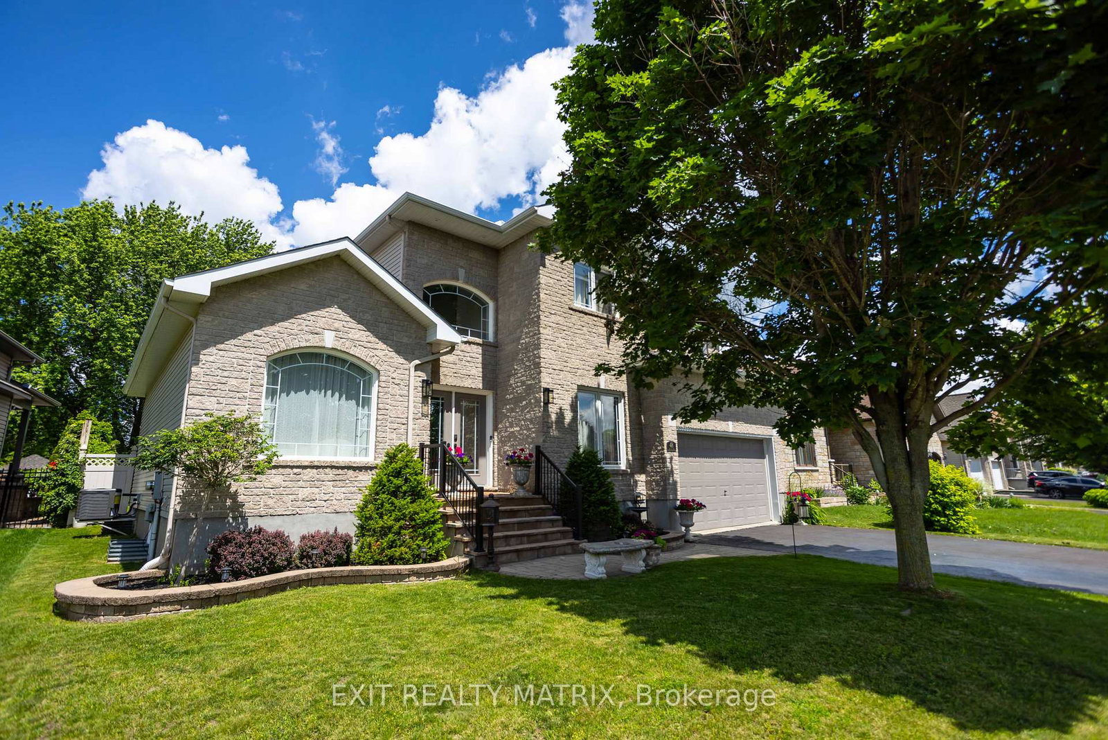 48-de-la-rive-drive-russell-ontario-x13673500