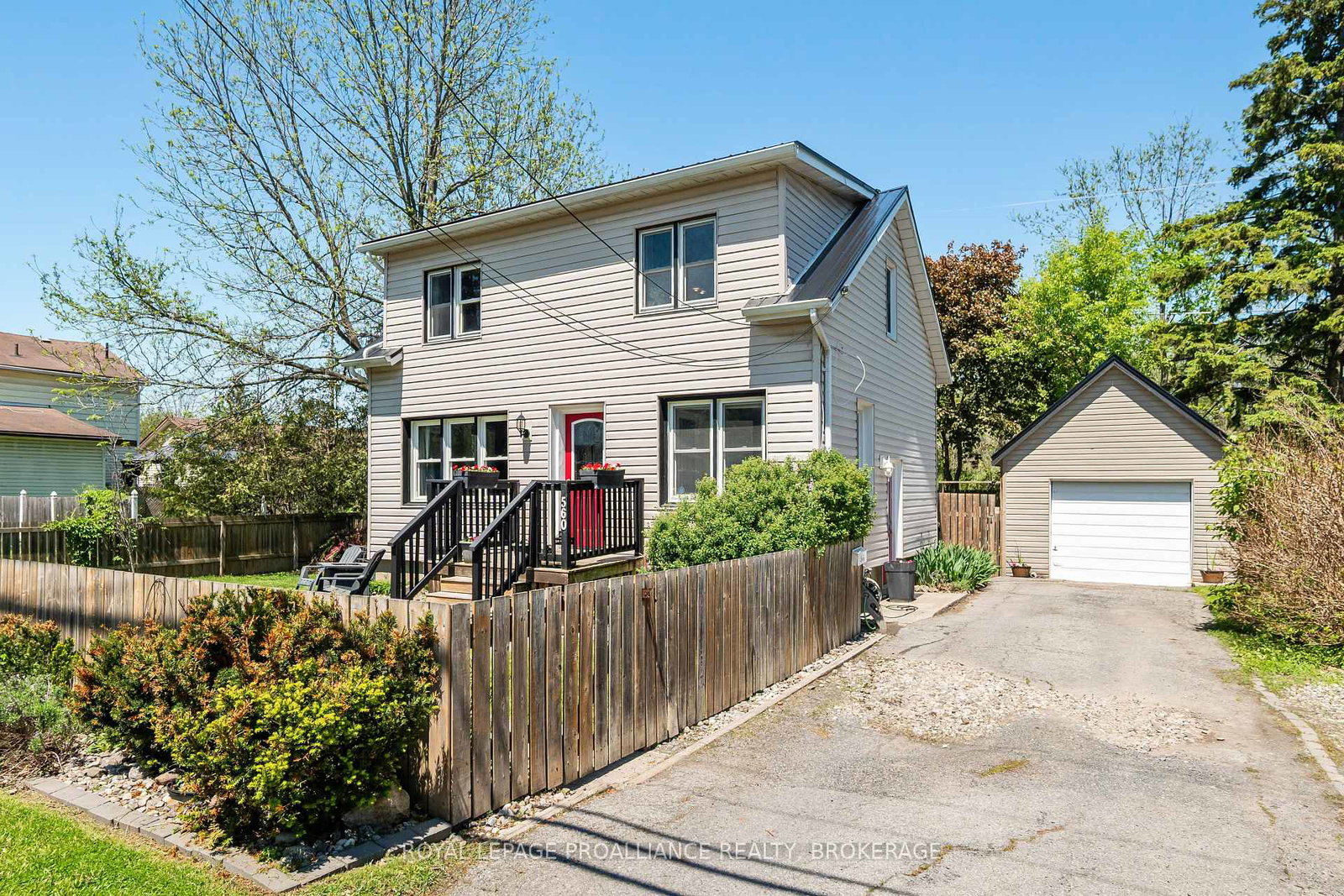 560-king-street-w-gananoque-ontario-x13673536