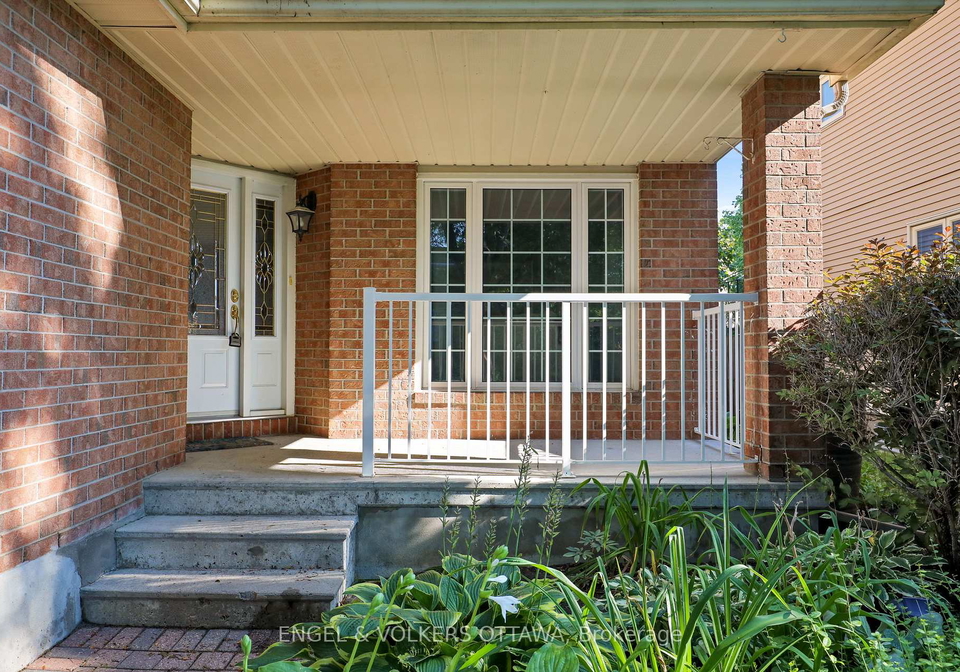 28-weybridge-drive-ottawa-ontario-x13673764