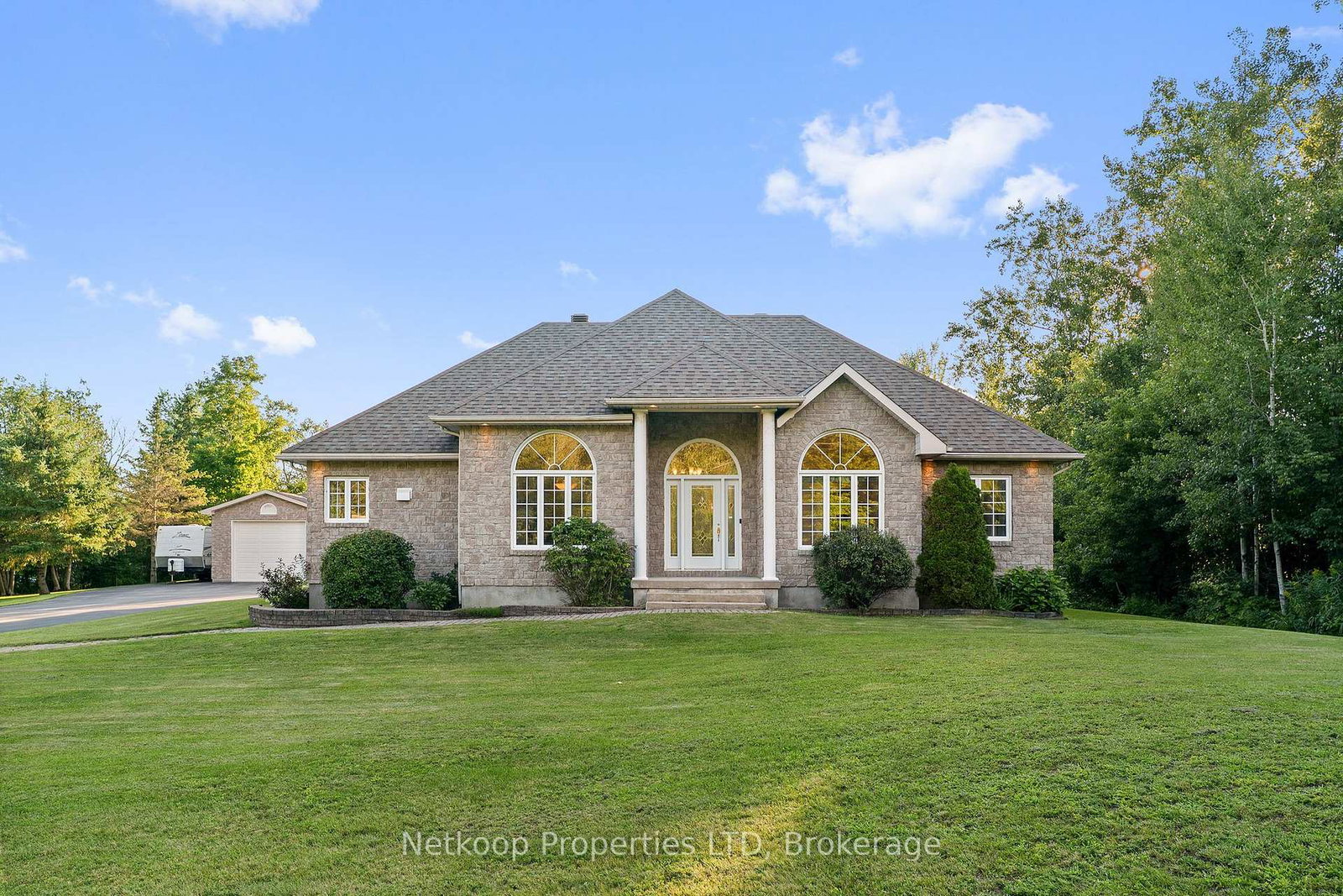 4755-whispering-willow-drive-ottawa-ontario-x13673852
