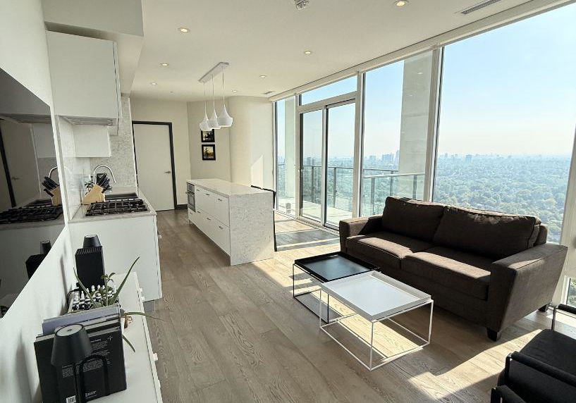 5-soudan-avenue-out-of-area-ontario-x13673866