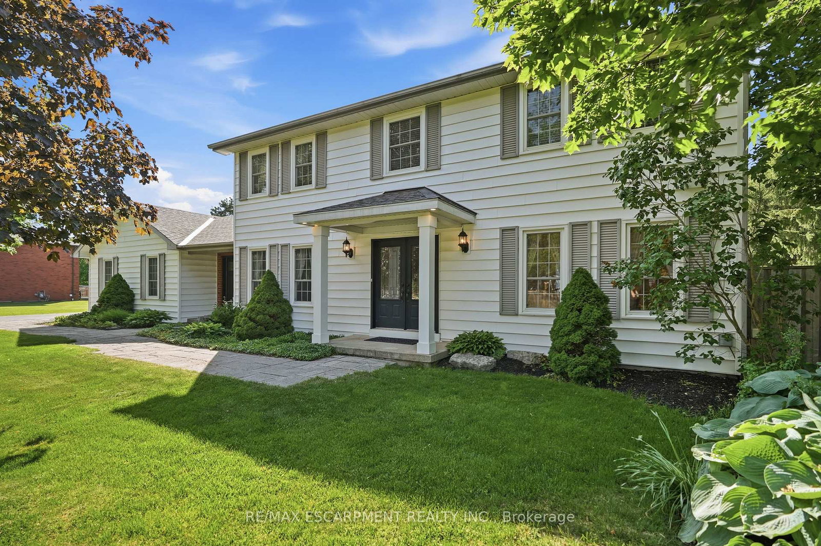 1-meander-close-hamilton-ontario-x13673980