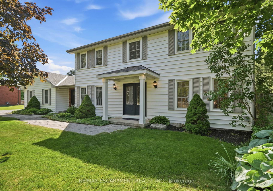 1-meander-close-hamilton-ontario-x13673980