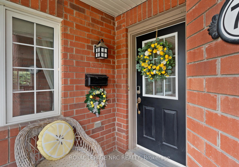 100-beddoe-drive-hamilton-ontario-x13674042