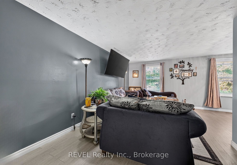 4-kerwin-gate-st-catharines-ontario-x13674132