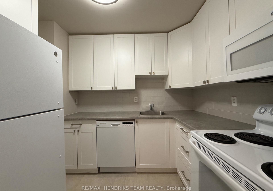 33-leaside-drive-st-catharines-ontario-x13674450
