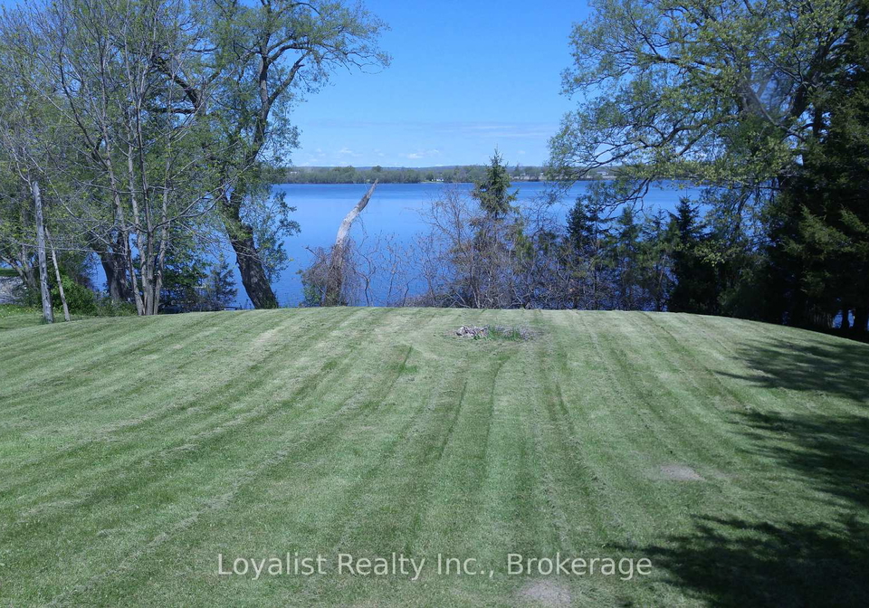 25-redner-lane-prince-edward-county-ontario-x13674544