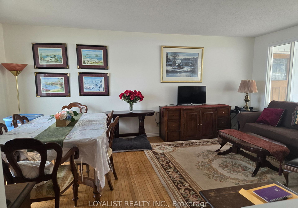 25-redner-lane-prince-edward-county-ontario-x13674544