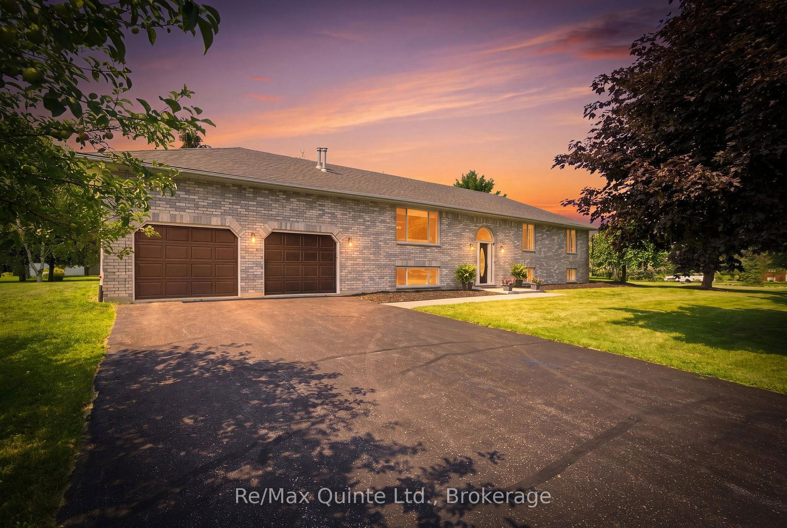 16-bay-breeze-street-prince-edward-county-ontario-x13675278