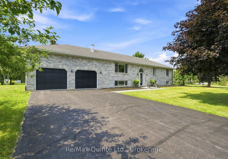 16-bay-breeze-street-prince-edward-county-ontario-x13675278