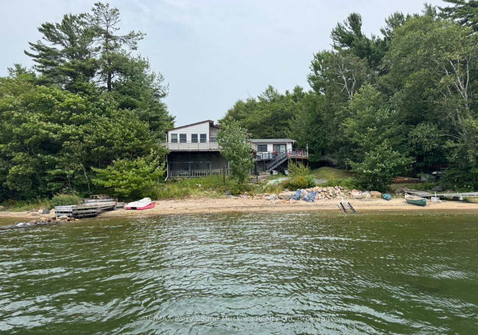a60-17-pentecost-island-the-archipelago-ontario-x13675292