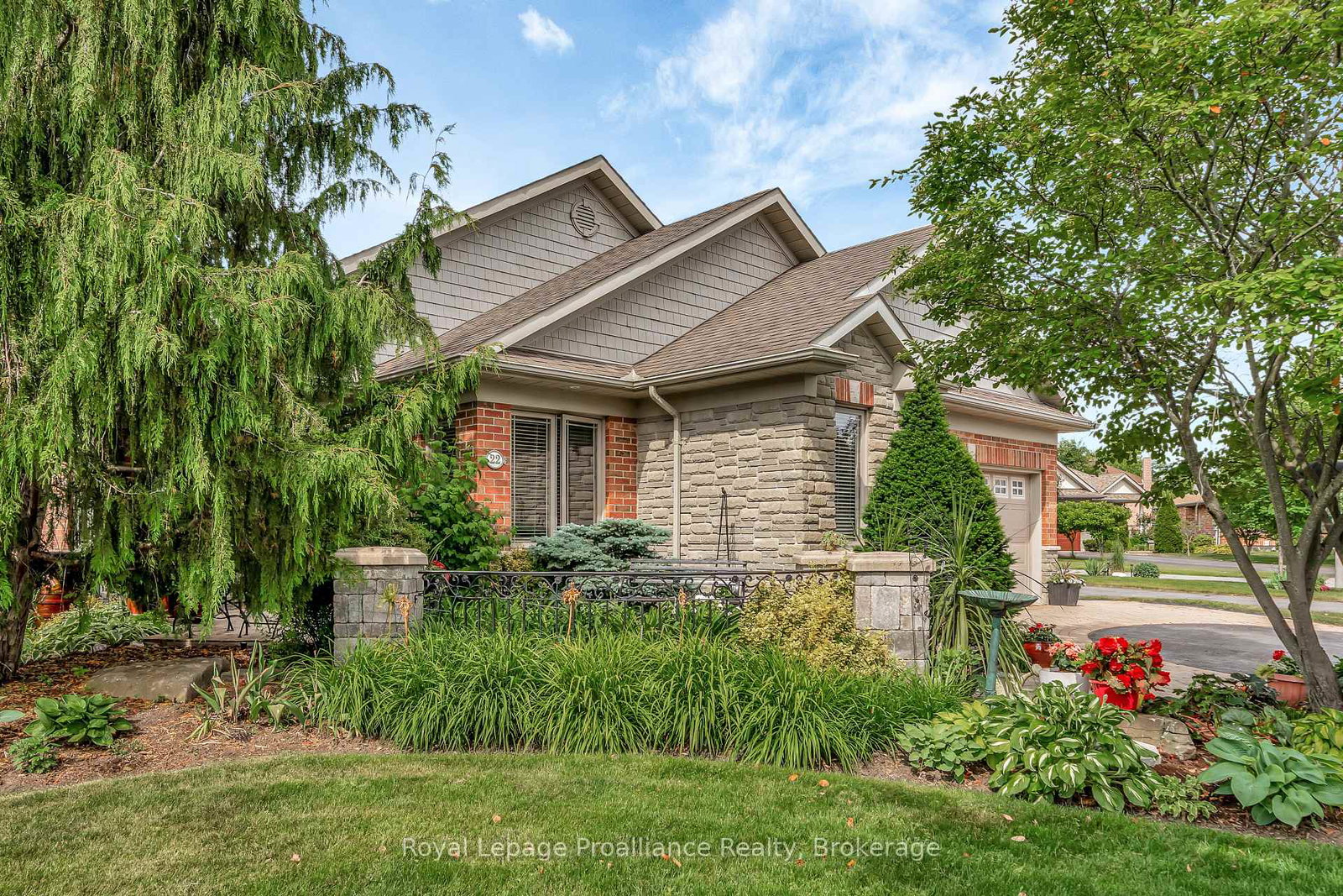 22-trillium-court-belleville-ontario-x13675312