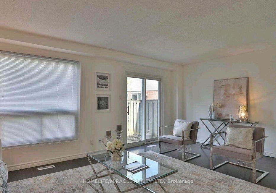 32-mowat-boulevard-kitchener-ontario-x13675340
