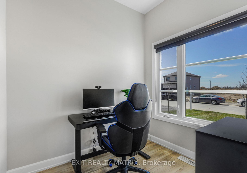 1202-montblanc-crescent-russell-ontario-x13675820