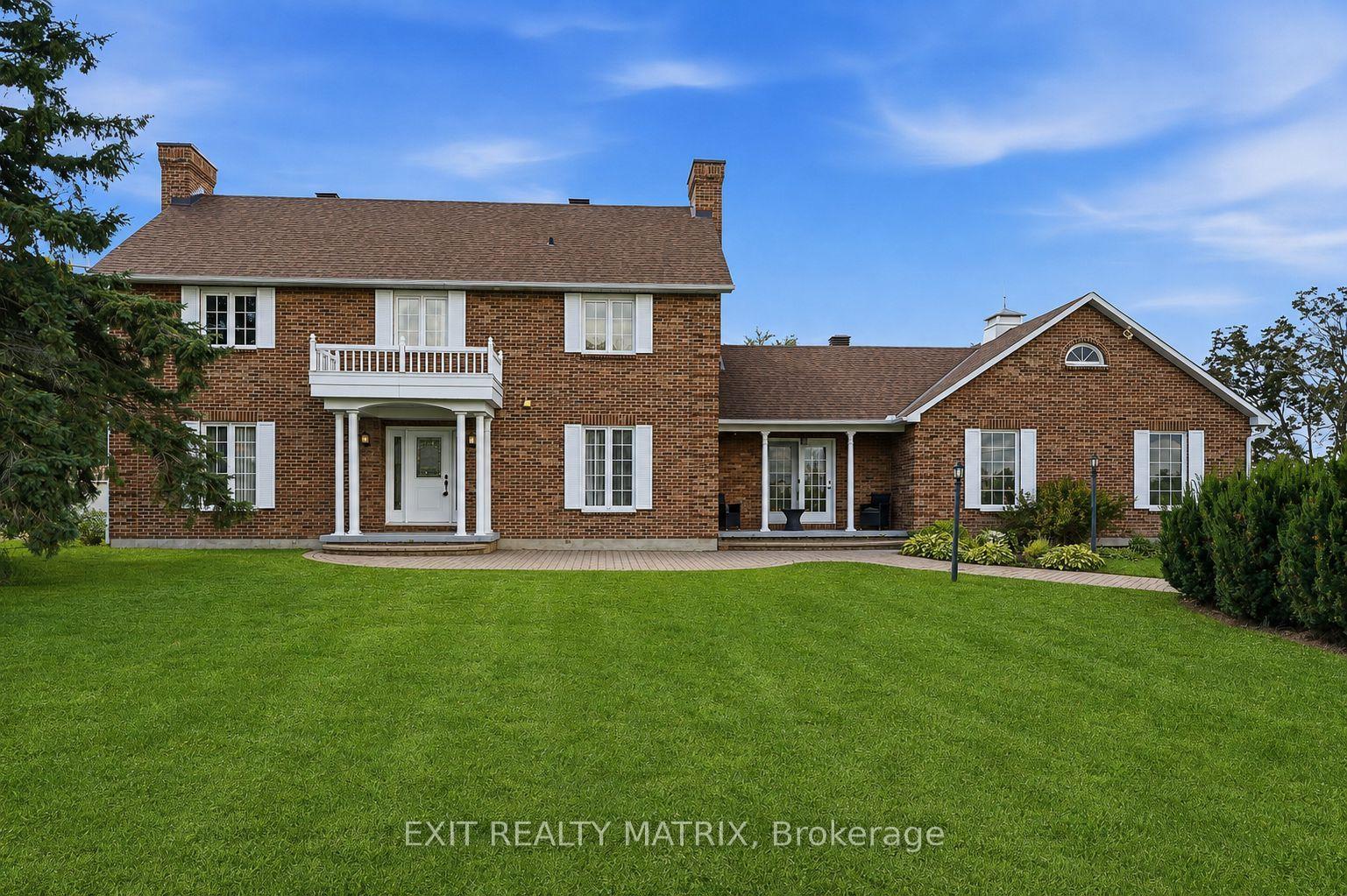 1196-400-route-russell-ontario-x13676098