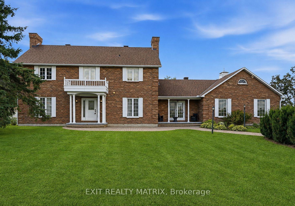 1196-400-route-russell-ontario-x13676098