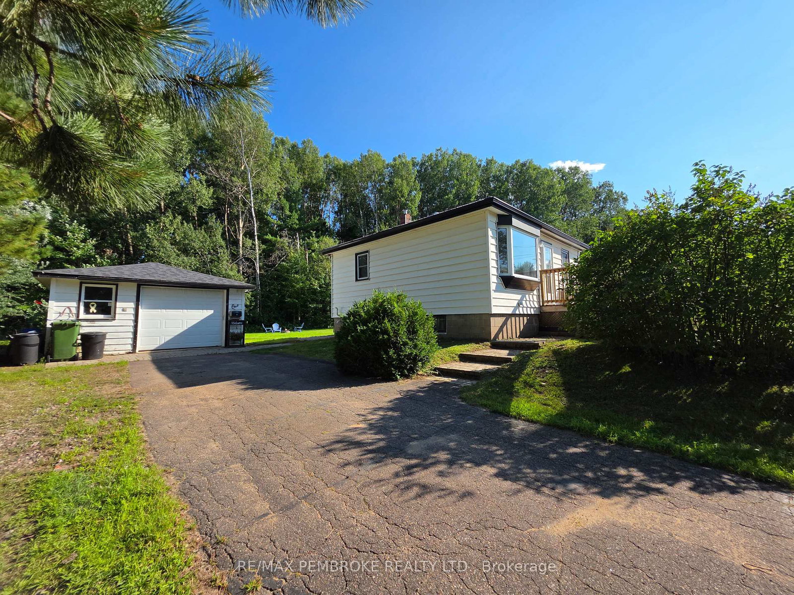 1-new-street-petawawa-ontario-x13676172