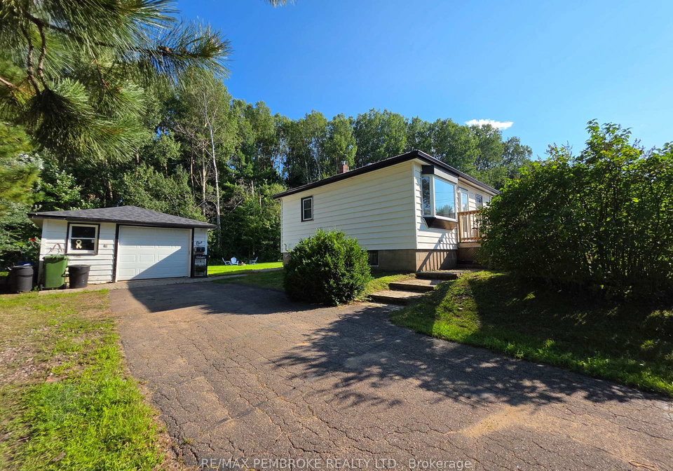 1-new-street-petawawa-ontario-x13676172