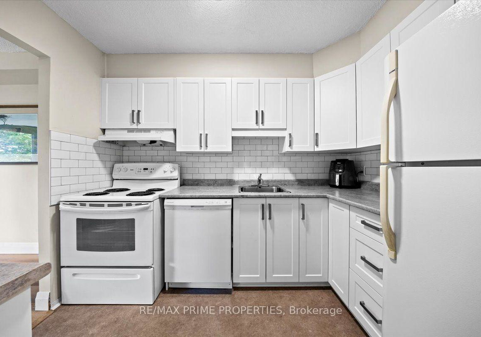 158-mcarthur-avenue-ottawa-ontario-x13676296
