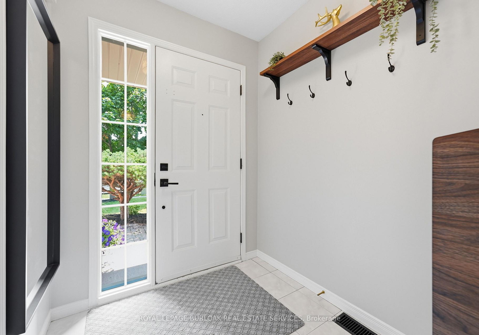 27-bronte-court-hamilton-ontario-x13676360