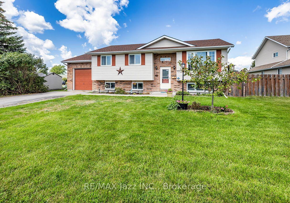 24-glenn-drive-quinte-west-ontario-x13676394