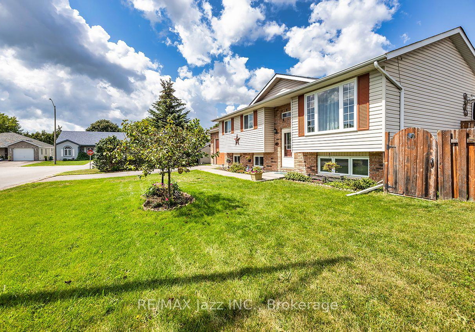 24-glenn-drive-quinte-west-ontario-x13676394