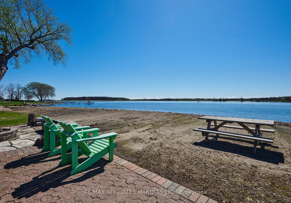 11728-lakeshore-drive-south-dundas-ontario-x13676504